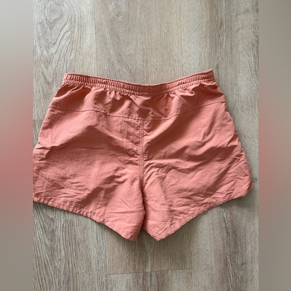 Patagonia Barely Baggies Shorts - 2 1/2" Size Medium Excellent Condition - Picture 2 of 5
